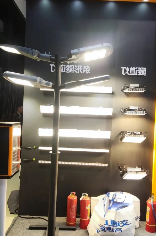 LED交通誘導(dǎo)屏 LED交通誘導(dǎo)屏