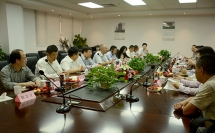 新疆自治區(qū)經(jīng)信委蘇國平主任一行蒞臨元亨光電