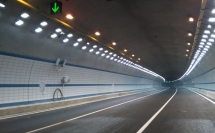 隧道LED燈改善照明質(zhì)量，提升駕駛體驗(yàn)